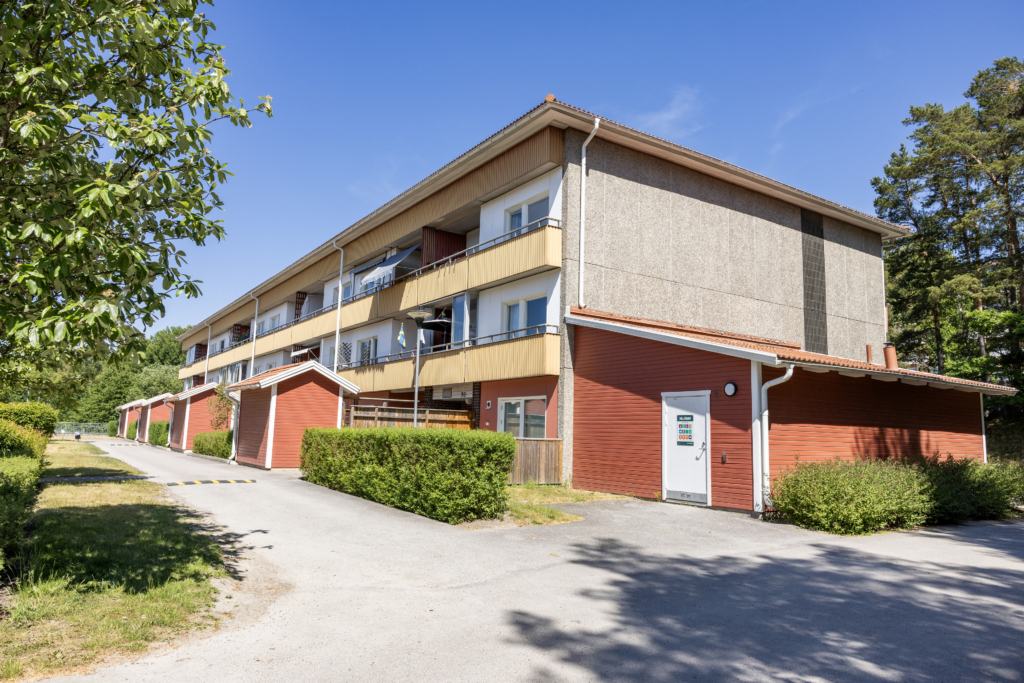 Områdesbild Åby: Ättetorpsvägen 24-30.