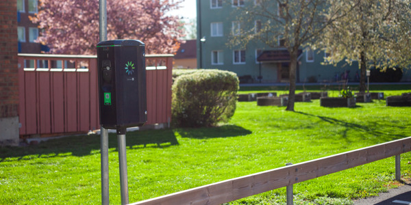 Elbilsladdning i Ljura.