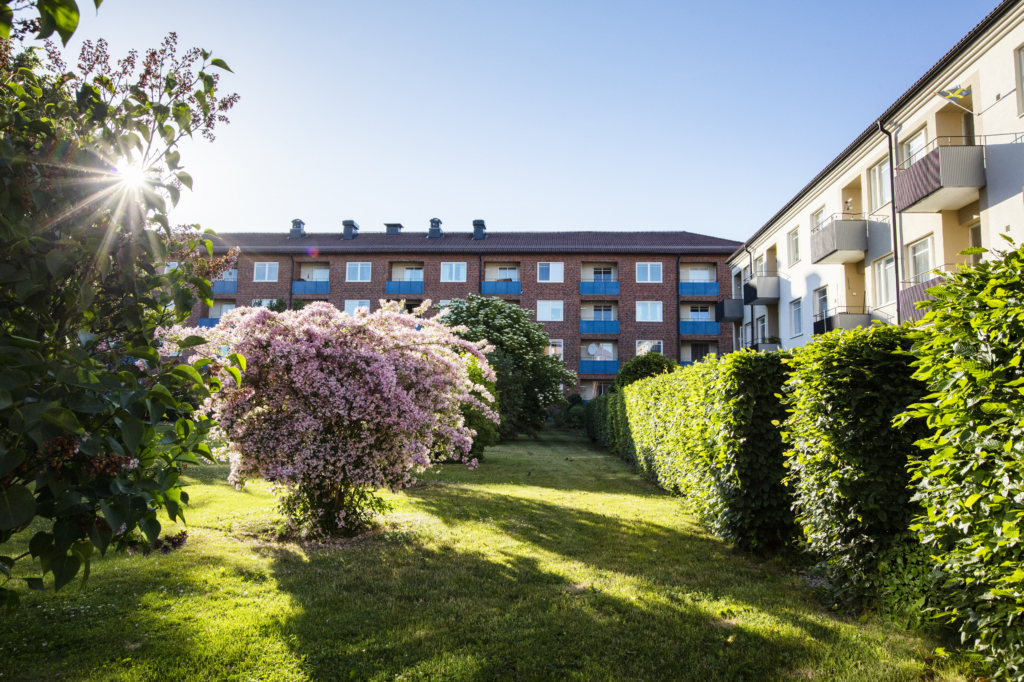 Fasadbild på Ljuragatan 81-83.