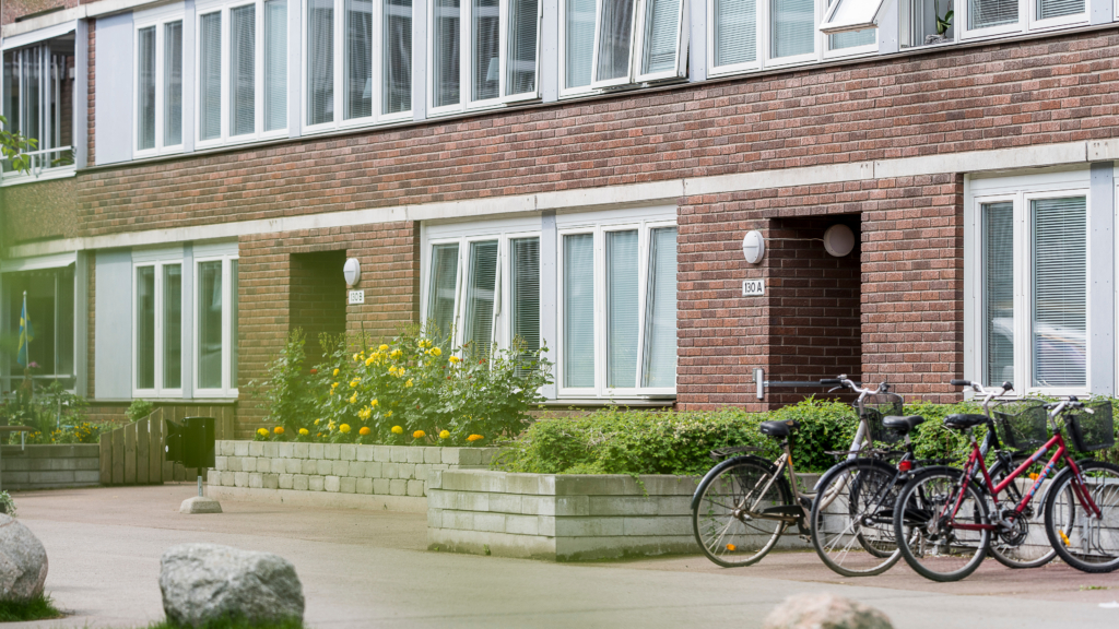 Entré till Prima Plusboende Granen.