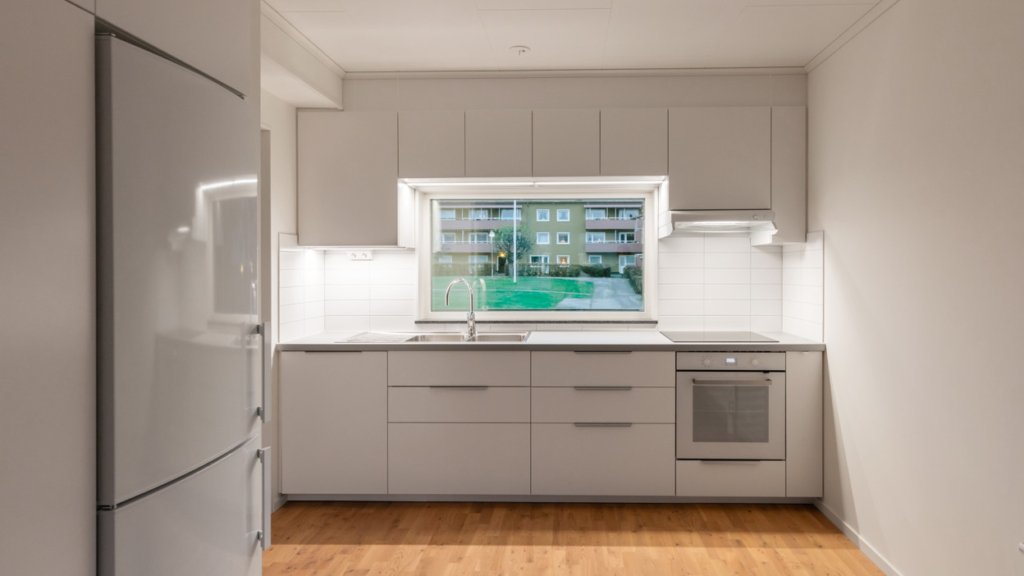 Kök i nyproducerad lägenhet i Skärblacka.